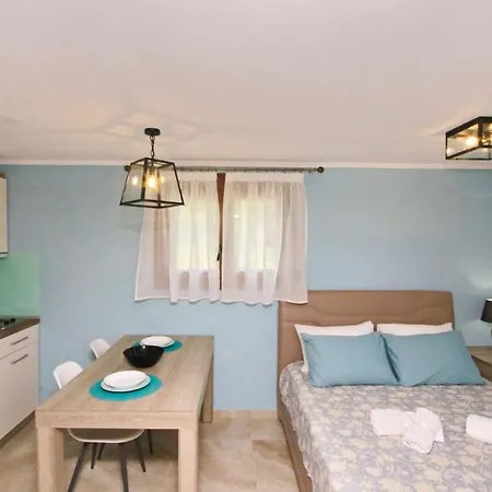 Апартаменты Panos House