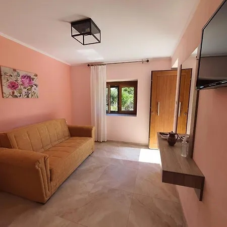 Апартаменты Panos House