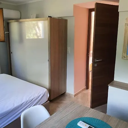 Апартаменты Panos House Коинира