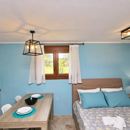 Panos House * 코이니라